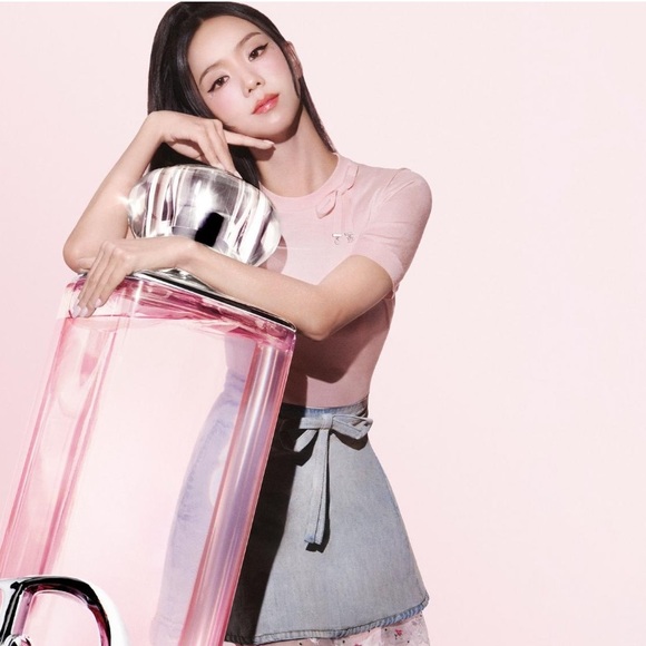 New Dior Addict Rosy Glow Eau de Parfum 1oz - Picture 4 of 8